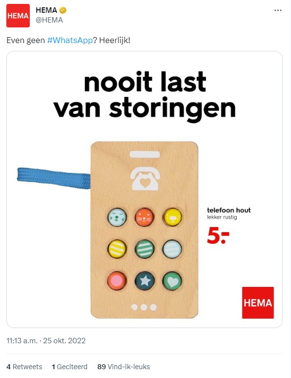 Twitter-post hema over WhatsApp met een houten telefoon: nooit last van storingen.