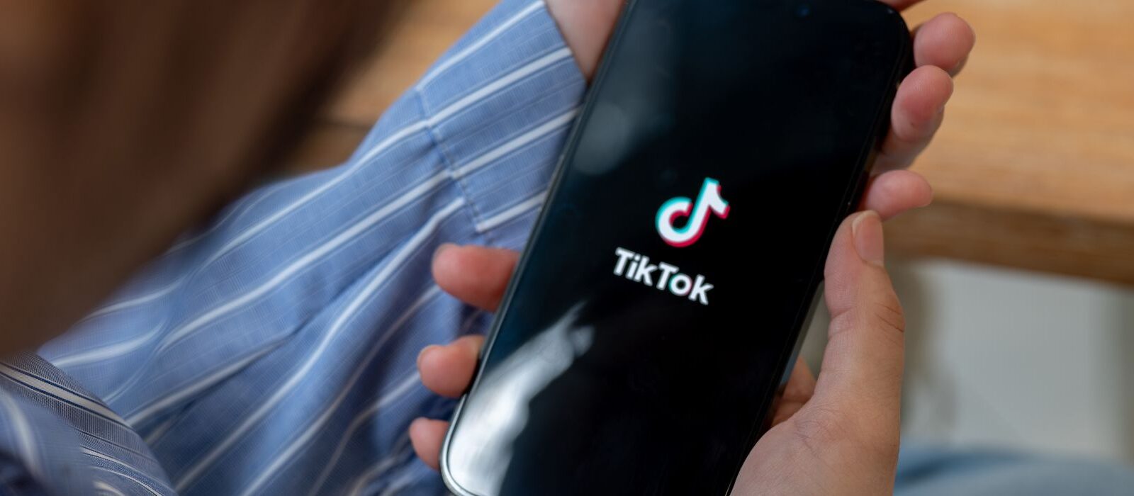Gen Z schrijft, boomers lezen: de nieuwe TikTok-trend die iedereen probeert